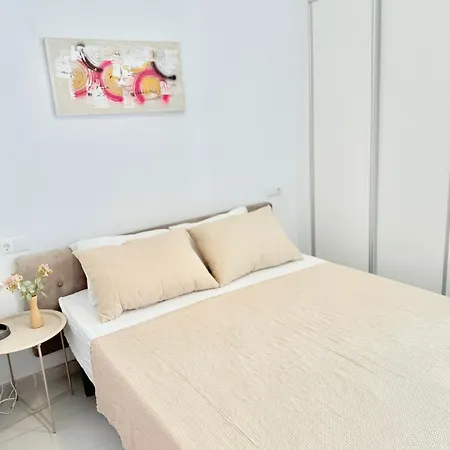 Two- Story Near The Sea 5 Minutes * Τορεβιέχα